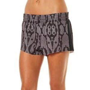 THE UPSIDE Cruise IKAT Print SPORT Run SHORTS ( M )